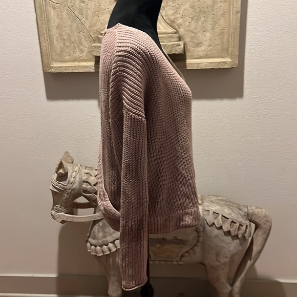 Moon and Madison crossed front and back Pink / taupe knit sweater Sz M - Picture 5 of 7